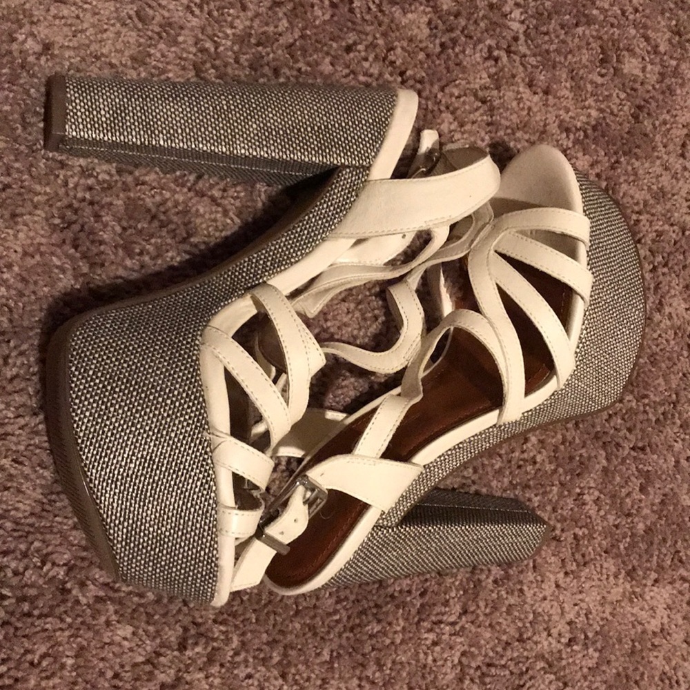 *NWOT* Jessica Simpson Platform Strappy Sandals